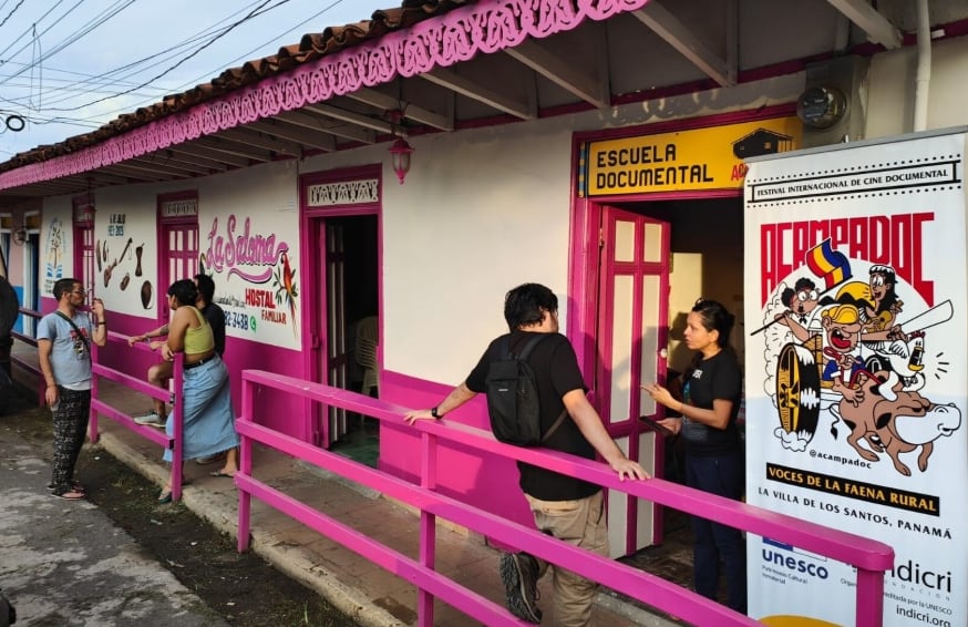 Fachada de la escuela de cine documental antes del sismo del 9 de octubre de 2026. (ACAMPADOC)