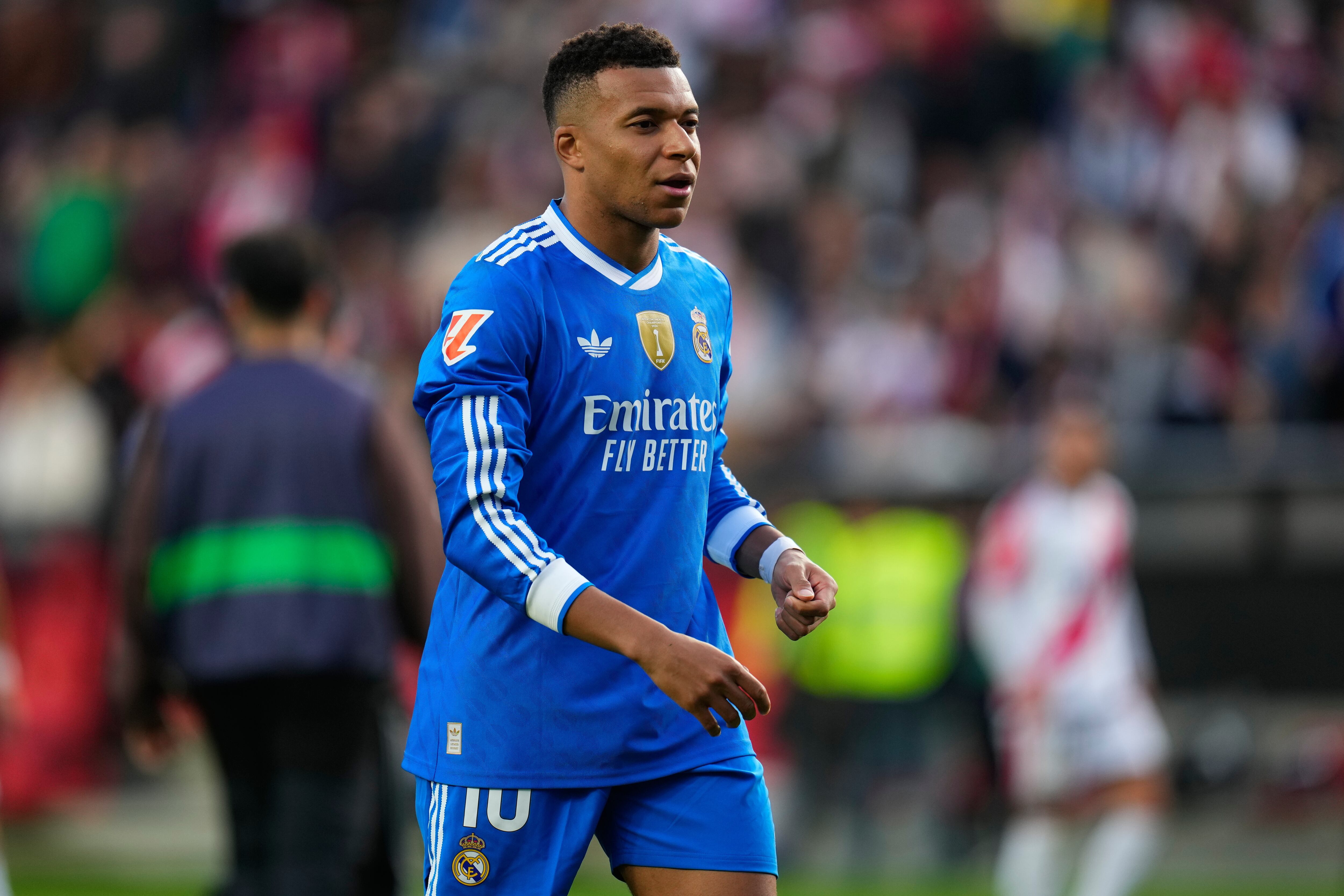 Kylian Mbappé buscará que Real Madrid se recupere y él logre escalar posiciones en la tabla de goleadores (tiene cuatro tantos) de la Champions League 2025/2026. - créditos: AP Photo/Manu Fernandez