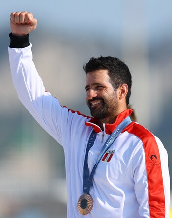 Stefano Peschiera celebrando su bronce