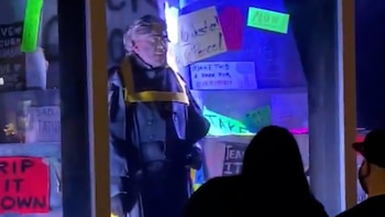 Un grupo de máximo 10