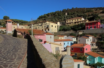 La isla de Gorgona donde se encuentra la cárcel donde los presos trabajan a cambio de dinero. (Wikimedia/Saliko)