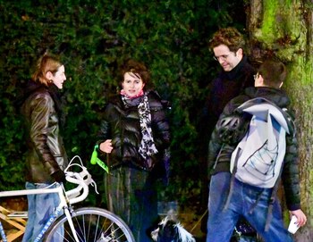 Celebrities-en-un-clic-06012021-Emma-Corrin-Helena-Bonham
