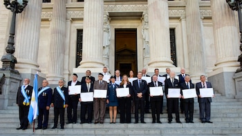 “Fue un orgullo y lo volveríamos a hacer”: el emotivo homenaje a veteranos de Malvinas en el Senado