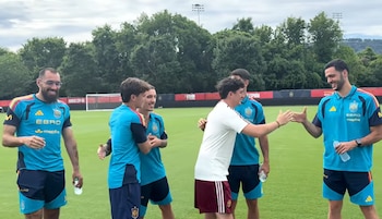 Los hermanos Buyer grabaron un video junto a Marc Cubarsí, Borja Iglesias, Yeremy Pino, Martín Zubimendi y Mikel Merino