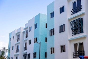 El Mived informó que el proyecto acumula 890 apartamentos entregados y beneficia a más de 2,600 personas, con la meta de sumar 4,000 viviendas antes de fin de año. (Foto cortesía Presidencia de la República Dominicana)