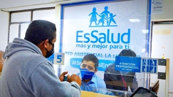 EsSalud despedirá 11 mil 500 locadores de servicios para redestinar recursos