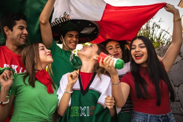 Miles de mexicanos se reúnen el 15 de septiembre para festejar la Independencia de México. Foto: (iStock)