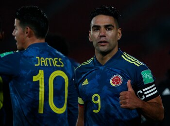 Radamel Falcao de Colombia celebra
