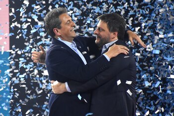 El abrazo entre Massa y