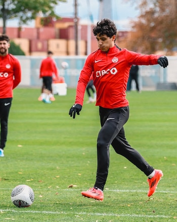 El ofensor ya ha defendido los colores de Canadá, por lo que no es desconocido el futbol de este país.