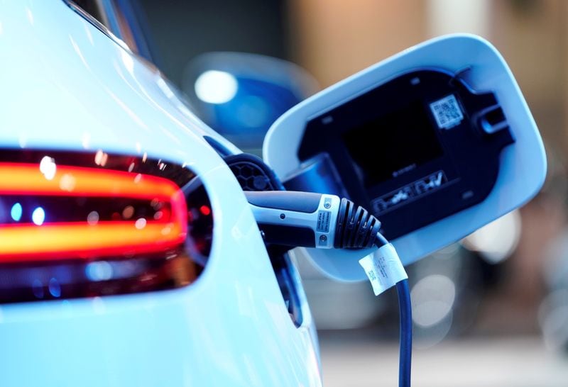 os autos eléctricos ganan terreno en Argentina, impulsados por la quita de aranceles de importación dispuesta por el Gobierno. (Reuters)