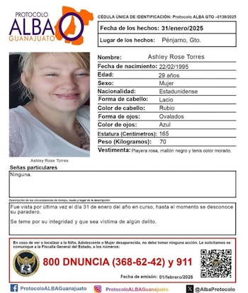 Ashley Rose vestía una playera