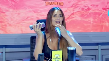 Laura Spoya llama en vivo