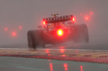 La lluvia retrasó varias horas