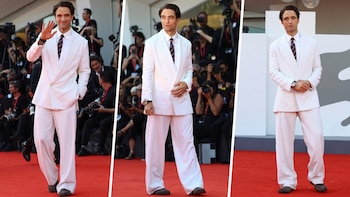 A los 40, Robert Pattinson apostó por el traje más inesperado de Venecia