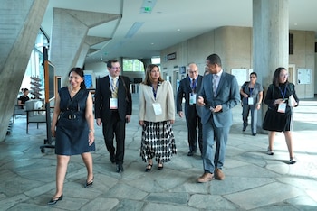 La vicepresidenta de Guatemala, Karin Herrera, participa en la Conferencia Mundial 2026 del Decenio Internacional de las Ciencias para el Desarrollo Sostenible en París, Francia.