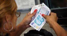 Aumentaron las jubilaciones y oficializaron el pago del bono en junio