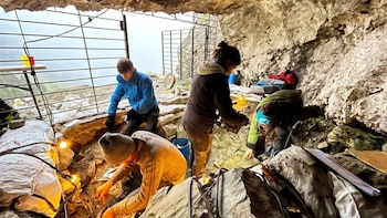 Descubren en los Pirineos un yacimiento prehistórico de hace 7.000 años: huesos de un niño, joyas y restos de minerales