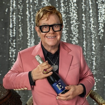 El músico explicó que su proyecto no busca criticar el consumo de alcohol, sino ofrecer una opción para quienes decidieron no beber (Elton John Zero)