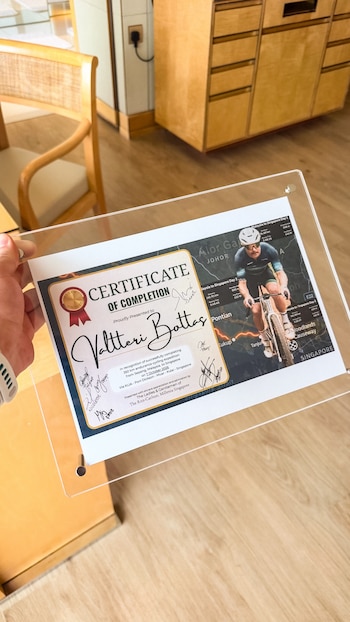 Valtteri Bottas viaje en bicicleta a Singapur