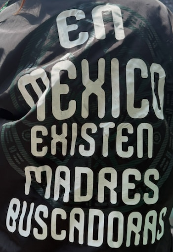 Esto decía la chamarra que Blandón utilizó durante el partido