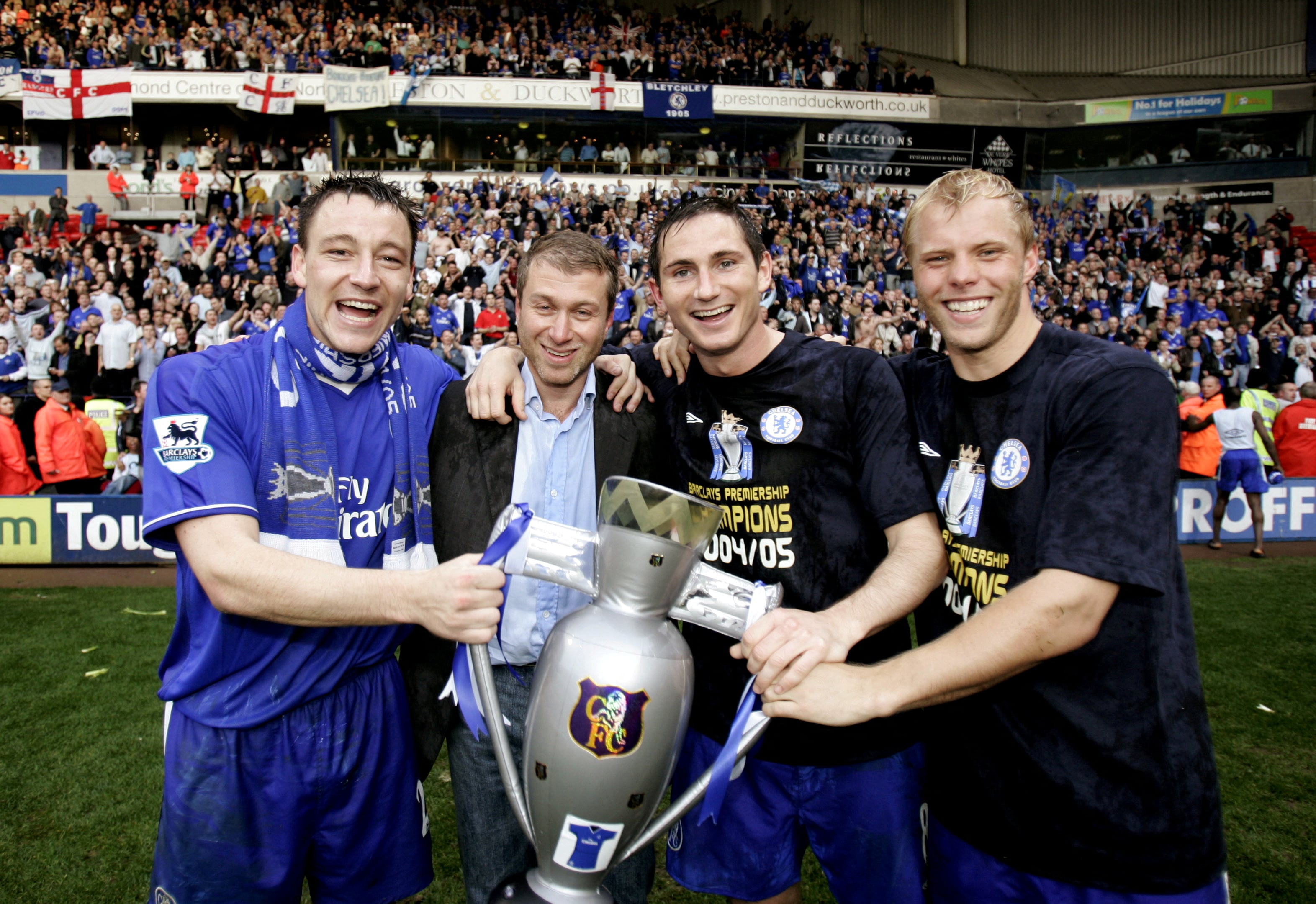 Qué fue de Eidur Gudjohnsen: el noruego que debutó en un partido sustituyendo a su padre, perdió 480.000 euros en el casino y ganó el primer triplete del FC Barcelona