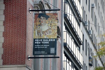 Vista del cartel del museo