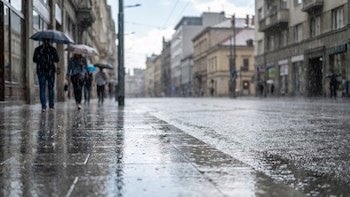 Lluvias, fuertes vientos y mínimas invernales: cómo estará el tiempo en el AMBA