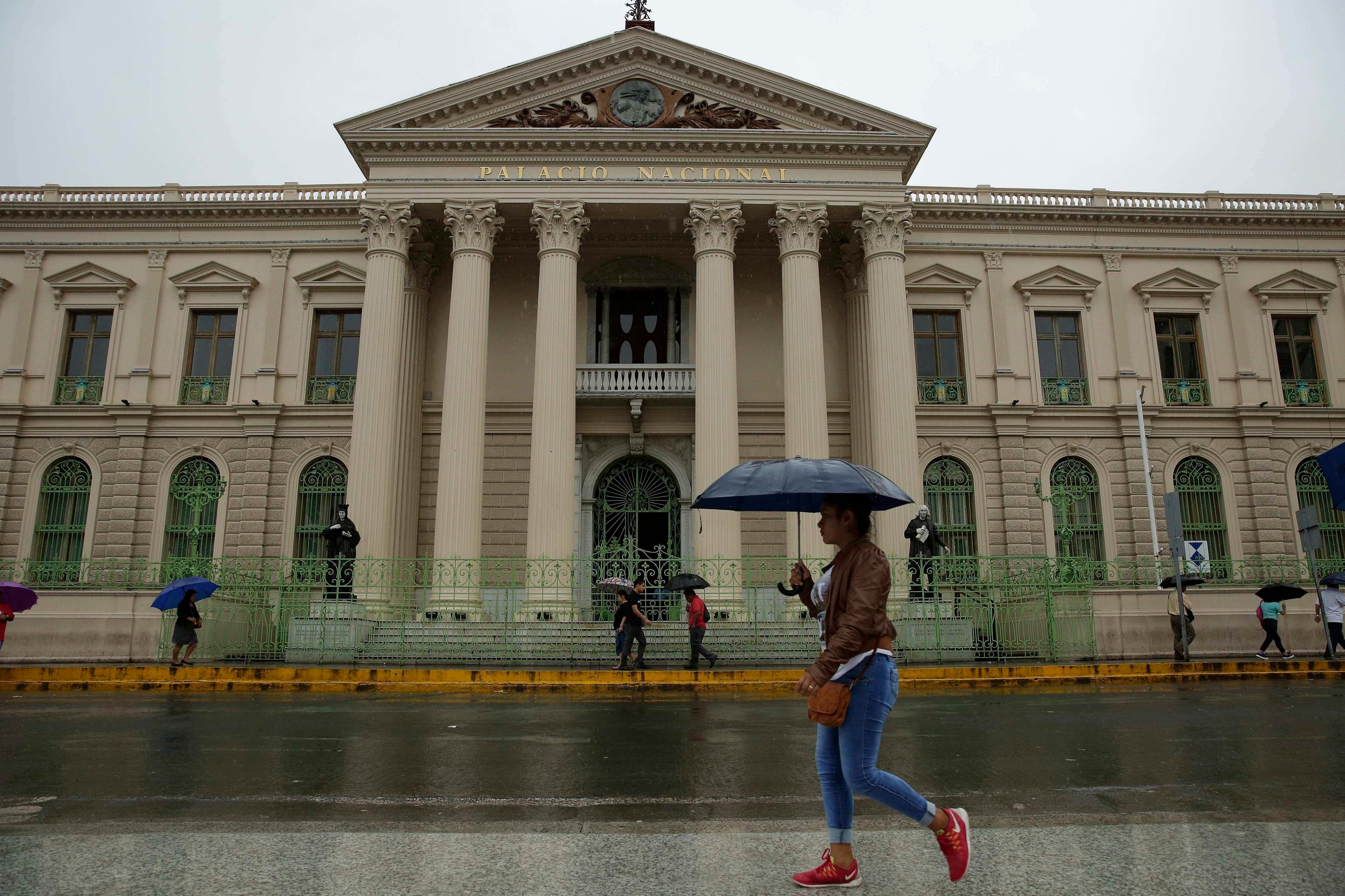 El Ministerio de Medio Ambiente reportó temperaturas máximas de 41 °C en San Miguel, 38 °C en La Unión y 37 °C en La Libertad. EFE/Rodrigo Sura/Archivo