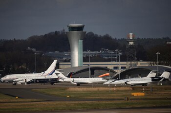 Empresas aéreas, agencias de viajes,
