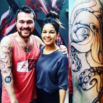 Giacomo Bocchio mostrando el pulpo