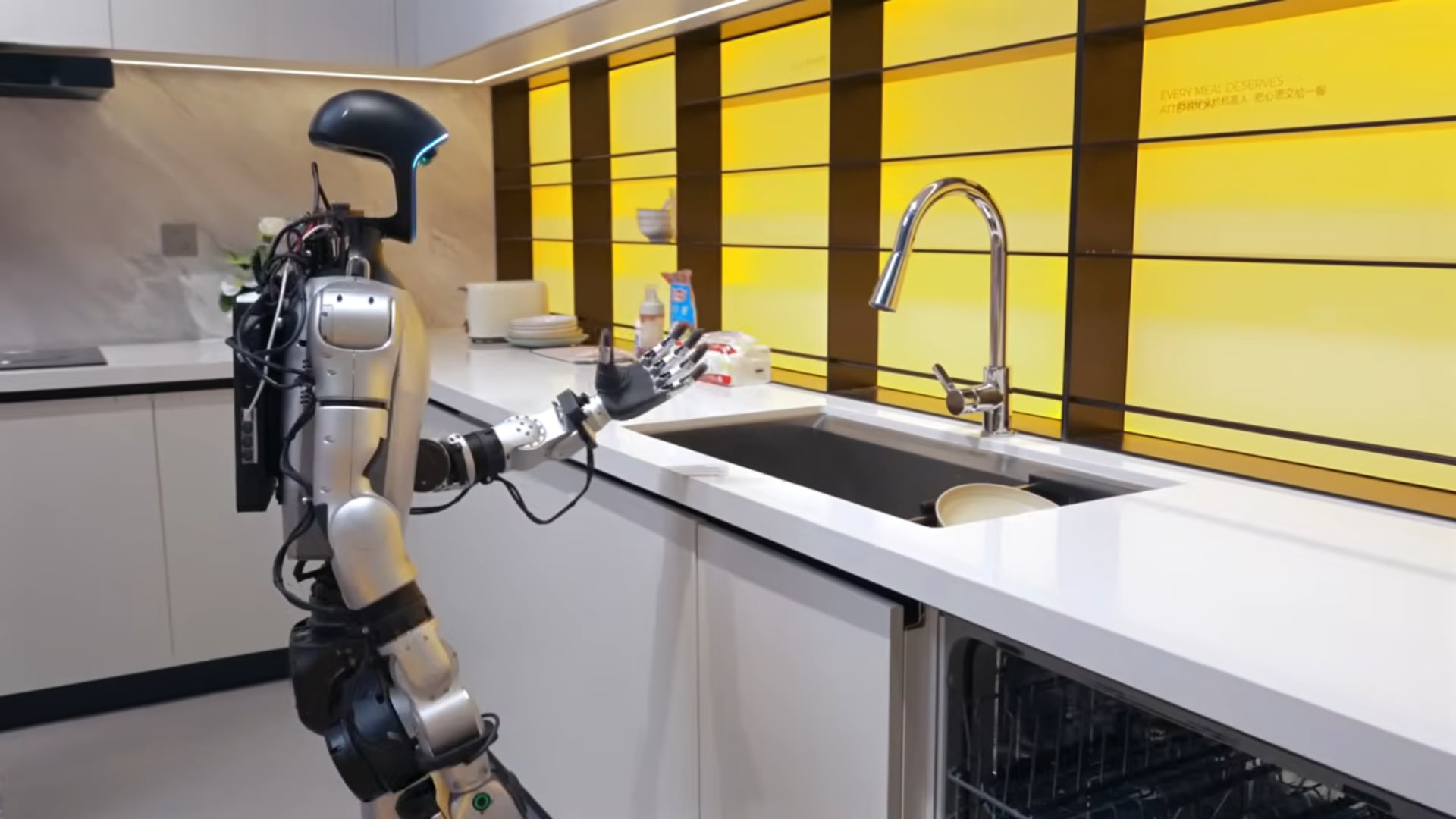 Crean robots que piensan y actúan para ayudar a personas en hogares y hospitales