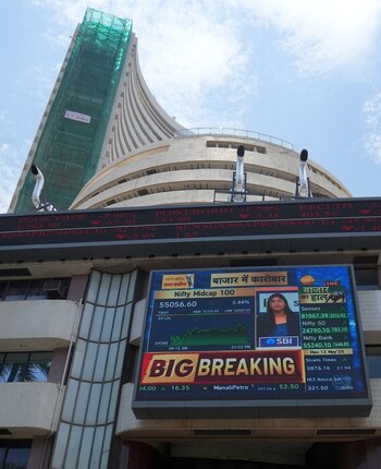 Una pantalla muestra el Sensex