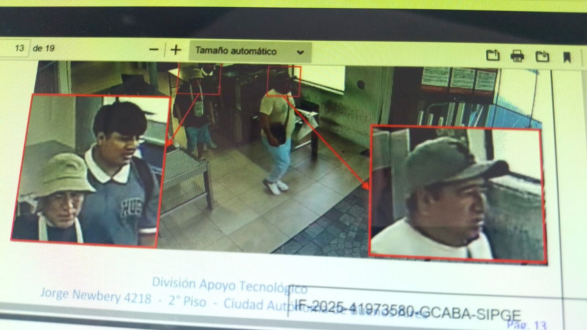 Pequeño J ingresó vía Buquebus a Buenos Aires el 28 de agosto junto a sus tíos