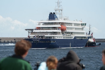 Más de 120 pasajeros fueron repatriados desde Tenerife en vuelos no comerciales o quedaron en cuarentena en países de tránsito/Archivo EFE/Ramón de la Rocha