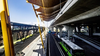Acciona, Ferrovial, Sacyr, OHLA, y Elecnor pujan por las primeras obras de ampliación de Barajas