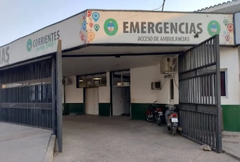 La víctima habría intentado realizar maniobras con un vehículo que aún no sabía conducir, cuando terminó aplastada bajo el auto en movimiento