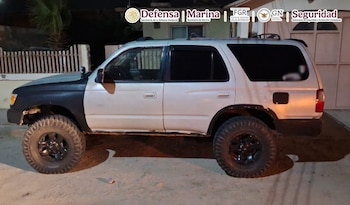 Uno de los vehículos asegurados