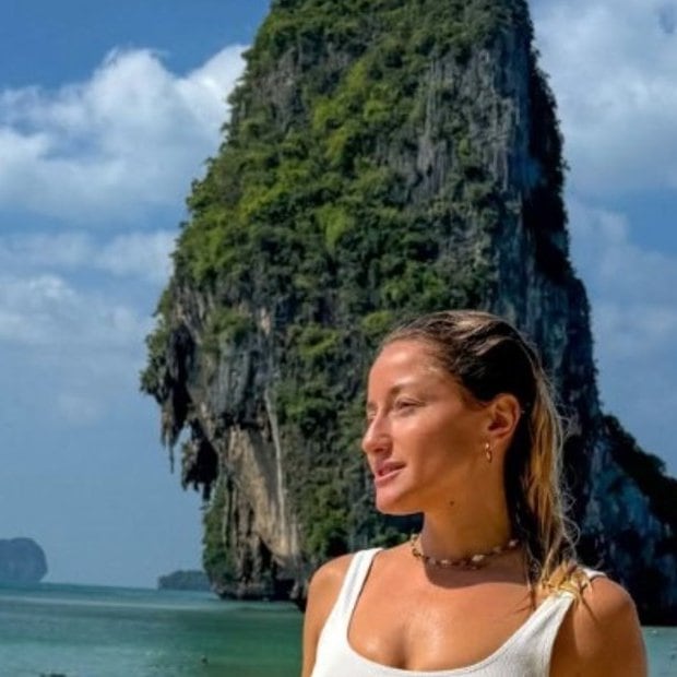 Serena había emigrado en 2020 y visitado varios países de Europa y Asia. Esta foto se la sacó en Taliandia