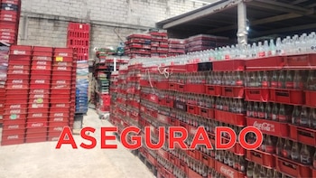 Autoridades aseguran casi 250 mil botellas de refresco robadas en un operativo conjunto en el Estado de México
