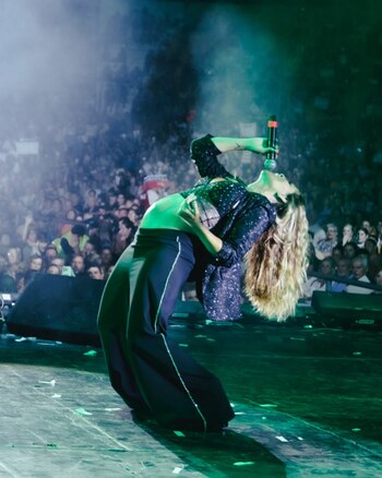 Jimena Barón luciendo su pancita