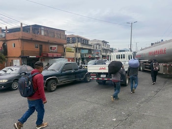 La Cámara del Agro de Guatemala advirtió que los cierres de carreteras ponen en riesgo el abastecimiento de alimentos e insumos esenciales y pidió garantizar el orden público y la libre locomoción.