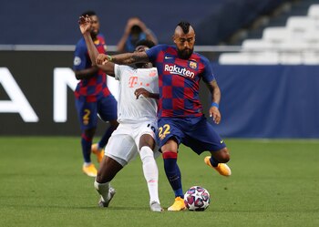 Arturo Vidal ha pasado por grandes clubes del mundo como el FC Barcelona - crédito Rafael Marchante/REUTERS