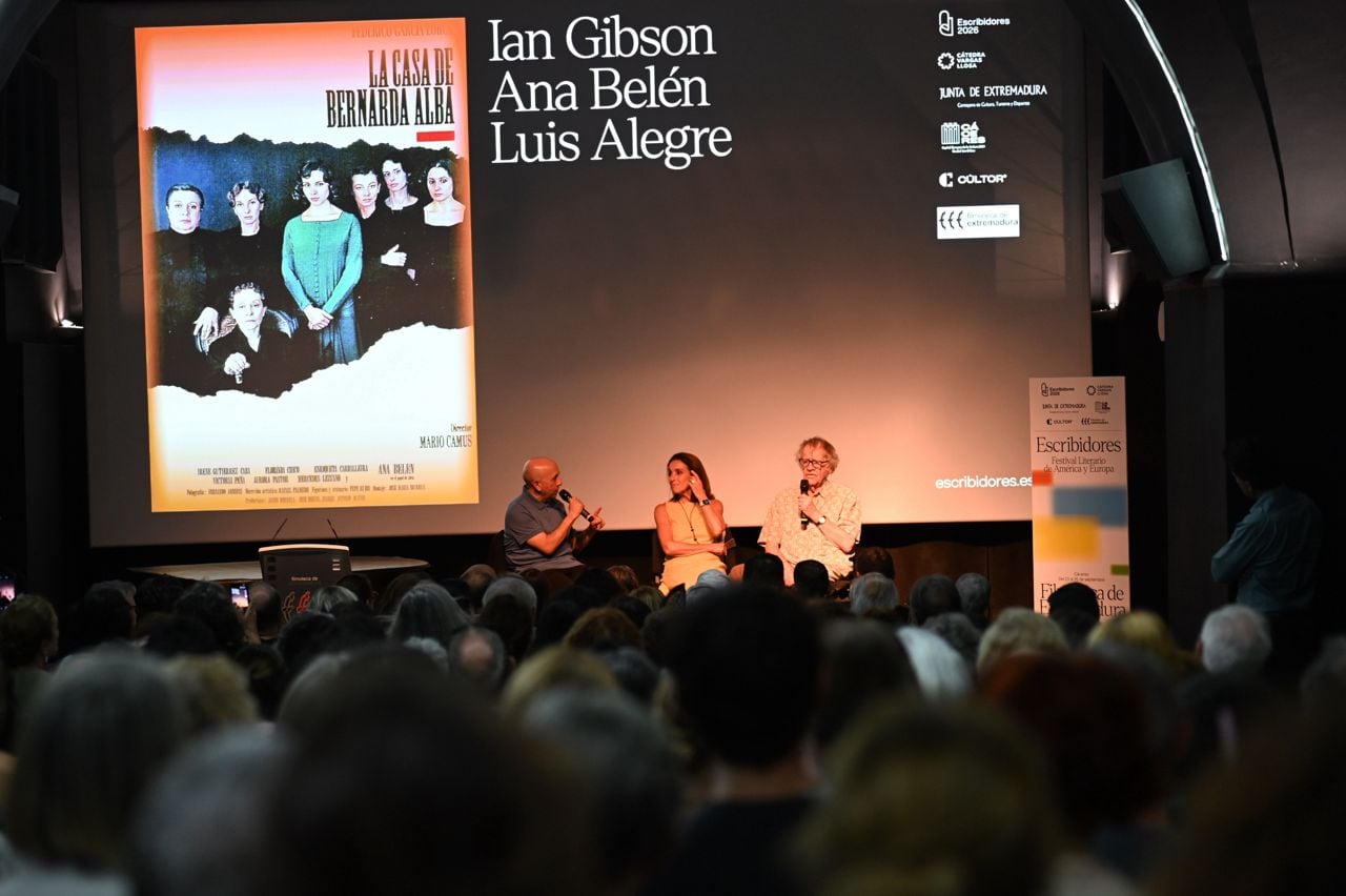 El hispanista Ian Gibson y la actriz Ana Belén recordaron sus primeros encuentros con la obra de Lorca
