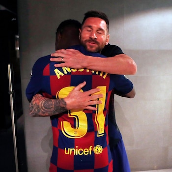 Ansu Fati fue llamado a ser el heredero de Messi en el Barcelona tras su marcha en 2021 (@leomessi)