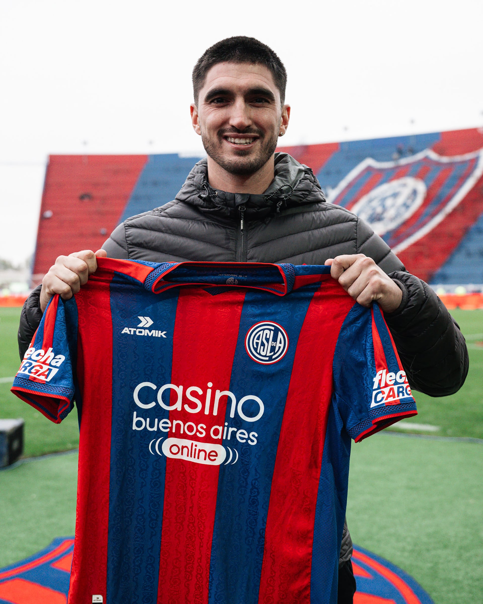 Gustavo del Prete llegó a San Lorenzo con el pase en su poder y firmó su vínculo por 18 meses.