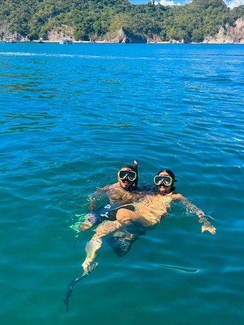 Sergio Peña y su novia