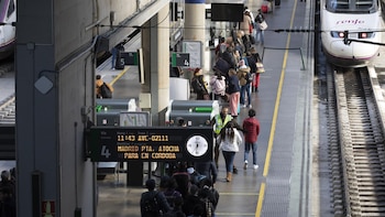 Retrasos en los trenes de Alta Velocidad entre Madrid y Andalucía por una incidencia en una maquinaria de vía