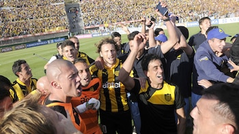 El Club América fue el club mexicano que más sedujo a Forlán, debido a su historia y los colores similares a los de Peñarol. (Foto: Sandro Pereyra/LatinContent/Getty Images)