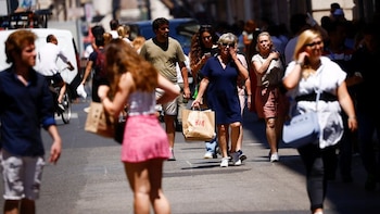 Por qué el INE ha corregido el dato de crecimiento de España del año pasado: dos décimas menos por el consumo y las exportaciones
